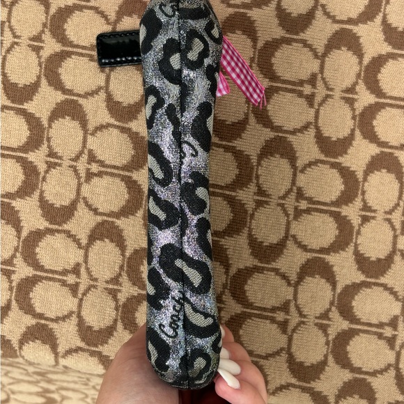Coach Pouch - Picture 5 of 6